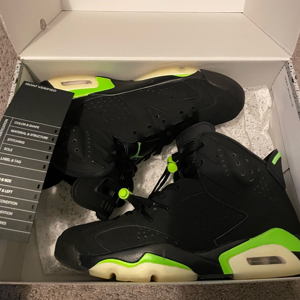 Jordan 6 Eletric Green Mens used Size 9